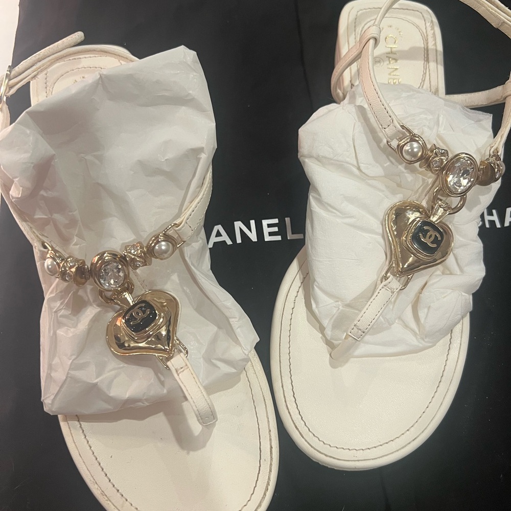 CHANEL Cream and Gold Heart Sandals